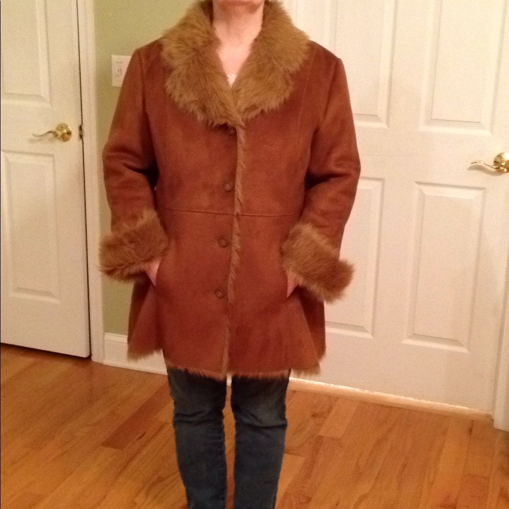 Faux Fur Coat - Picture 5 of 7